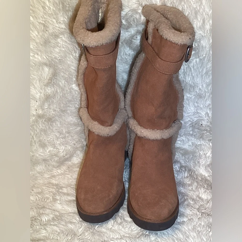 Coach shearling boots size 7